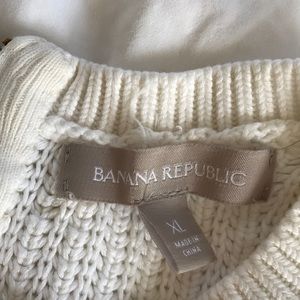 BANANA REPUBLIC cream knit sweater